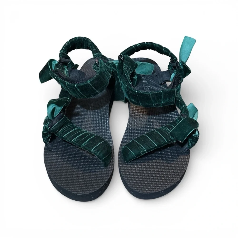 Arizona Love Trekky Green Velvet Trimmed Sandals - Size 39/US8.5